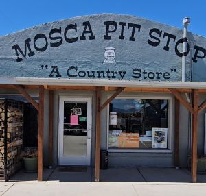 Mosca Pit Stop 'A Country Store'